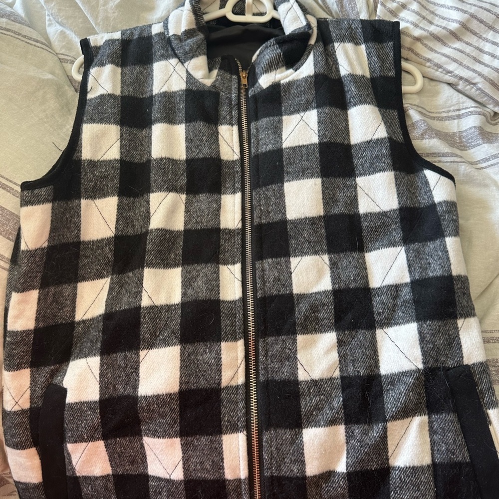 2 Columbia vests 1 boutique vest
